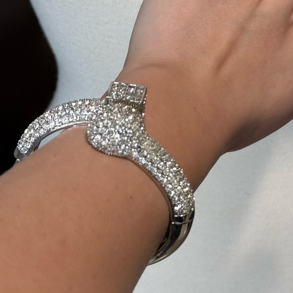 Silver rhinestone bracelet very sparkly hinged bangle - Picture 1 of 4